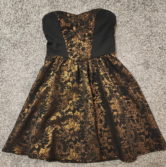 Betsey Johnson Black & Gold Dress Betsey Johnson Black & Gold Dress